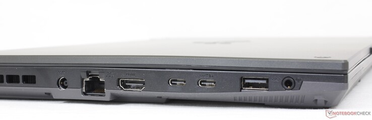 Слева: Гнездо питания, RJ-45 Ethernet, HDMI 2.0b, Thunderbolt 4 (USB-C, DisplayPort 1.4), USB-C (DisplayPort 1.4), USB 3.2 Gen. 1