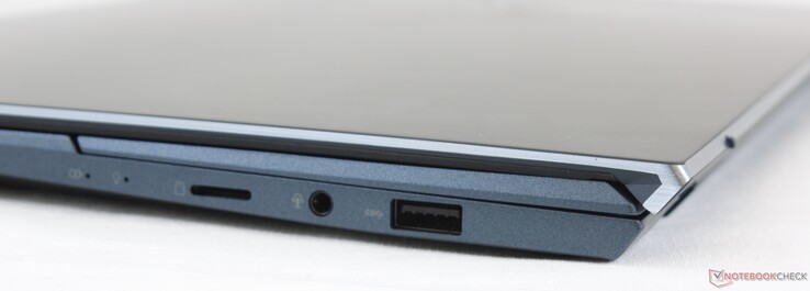Справа: micro-SD, аудио 3.5 мм, USB 3.2 Gen 1