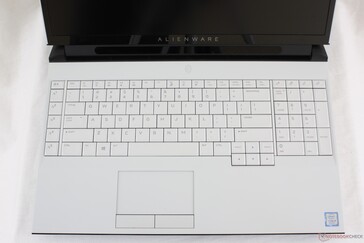 Цифровой блок и дополнительные функциональные клавиши имеют стандартные размеры