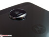 Lenovo Moto Z - основная камера, выступает заметно, но не до степени безобразности