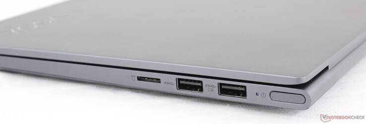 Правая сторона: слот MicroSD, 2x USB Type-A