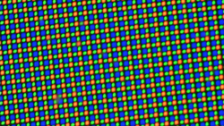 Матрица OLED со структурой RGGB (красный, два зелёных и синий светодиоды на каждый пиксель)