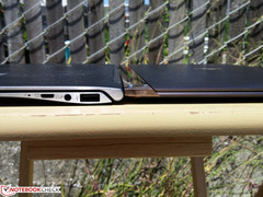 HP Spectre рядом с Samsung Series 9 900X3C 2012MY