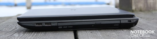 Справа: 2 x USB 2.0, записывающий DVD-привод, разъем для замка Кенсингтона