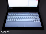 Acer точно скопировала размер и внешний вид клавиатуры и тачпада с типичного 14-дюймового ноутбука.