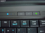 Ряд кнопок и LED-индикатор для специальных функций