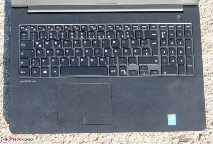 Dell Latitude 3550: клавиатура и кликпад