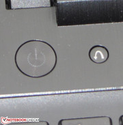 Кнопка One-Key Recovery (справа) запускает режим восстановления системы и позволяет войти в BIOS.