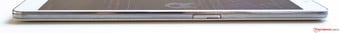 Слот карт памяти micro-SD (левая грань)