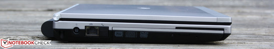 Слева: Разъем для подключения питания, Ethernet, DVD-привод, считыватель смарт карт