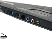 Внешний вид Acer TravelMate 6592G типичный для бизнес ноутбука: без орнаментов и с благородным тачпадом.