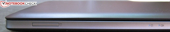 Спереди: Картридер 2-в-1 (SD/MMC)