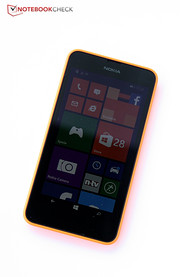 Lumia 630 - один из первых бюджетных смартфонов Nokia нового поколения.