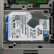 Жесткий диск следует обязательно заменить на SSD, чтобы ускорить работу. Жаль, что нет слота mSATA или M.2.