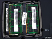 Оперативная память установлена двумя модулями, поэтому, если необходимо установить 8 Гб вместо 4, нужно будет менять обе планки.