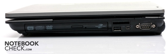 Справа: привод оптических дисков, считыватель карт памяти, 1x USB 2.0, 1x FireWire, последовательный порт