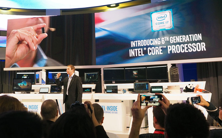 Гендиректор Intel Client Computing Group Кирк Скауген (Kirk Skaugen) представляет процессоры Intel Skylake в преддверии выставки IFA 2015