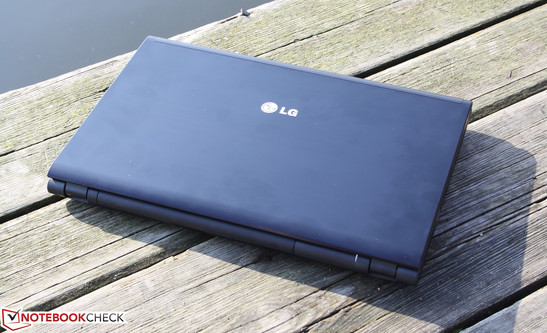 LG Electronics A520-T.AE31G: Неплохие 3D-эффекты на хорошем FullHD дисплее. Увы, для 3D-игр ноутбук не подходит.