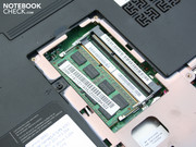 В нашей тестовой модели была установлена планка на 2 Гб DDR3 от Samsung. Вторая планка от Kingston прилагалась в комплекте, предназначенная для самос