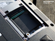Слот для PCIe Mini Card (SSD модули, беспроводные карты, Turbo память) свободны.