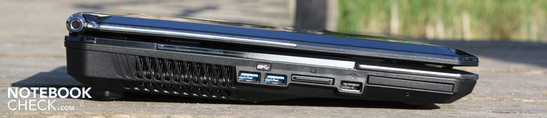 Слева: 2xUSB 3.0, кардридер, USB 2.0, ExpressCard54