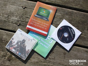 В комплекте не идет дисков для восстановления системы, зато есть игра Assassin's Creed 2.