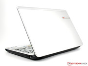При весе в 2089 Грамм аппарат можно назвать как ноутбуком, так и субноутбуком.