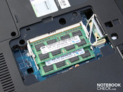 Память DDR3 вставлена в два разъема.