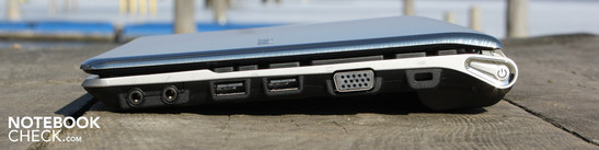 Справа: аудио разъемы, 2 USB 2.0, VGA, разъем для замка Кенсингтона