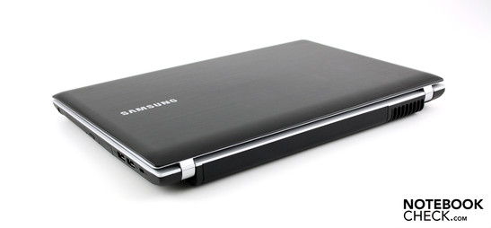Samsung Q330 Aura i3-350M Suri (NP-Q330-JS03DE/SEG): неплохой субноутбук с несбалансированными мобильными функциями