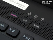 Горячие клавиши для техобслуживания и вызова дополнительной операционной системы (Splashtop) расположены над клавиатурой.