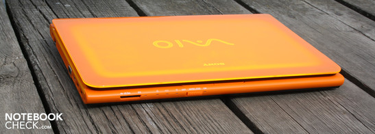 Sony Vaio VPC-CA1S1E/D Orange: If you want to attract attention and love playful light effects, you'll not be able to ignore the CA series