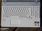 Его устройства ввода практически идеально подходят для офисной работы, в частности, широкая клавиатура имеет прекрасную тактильную отдач