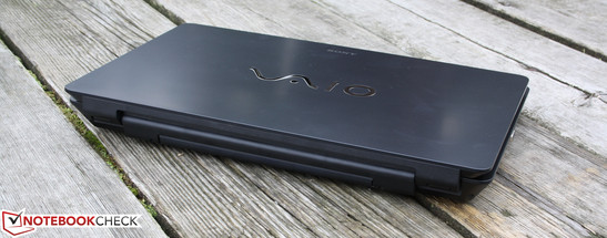 Sony Vaio VPC-F22S1E/B: Первоклассный дисплей VAIO Premium с высокой контрастностью