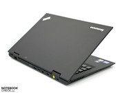 На первый взгляд, субноутбук выполнен в классическом дизайне ThinkPad.