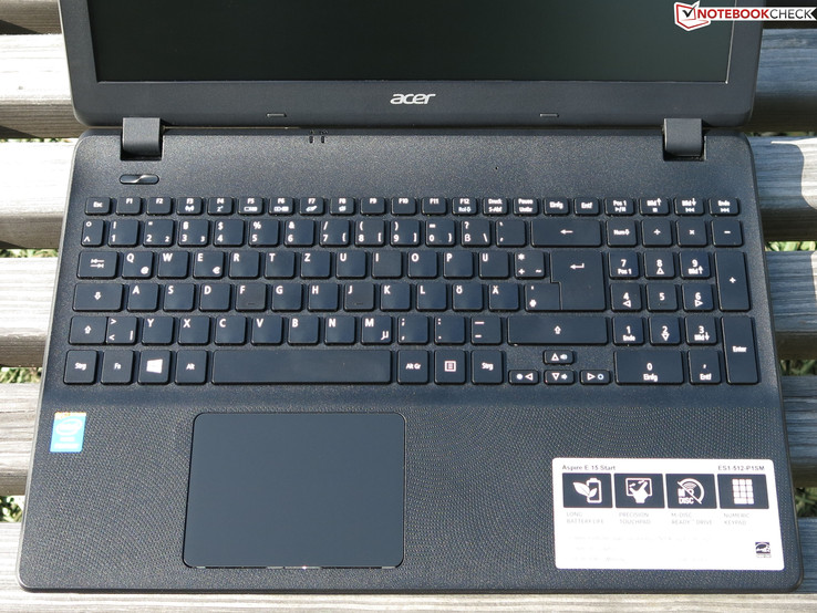 Клавиатура и кликпад (на фото: Aspire ES1-512-P1SM)