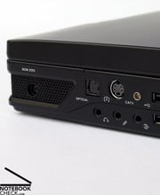 Ноутбук имеет порт HDMI, порт Firewire 1394b, оптический TOSlink для соединения со звуковым устройством или антенной - все они эргономично расположены