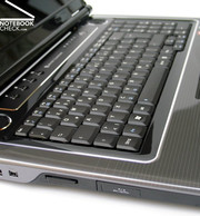 M70S обладает клавиатурой с удобной раскладкой…