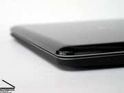 Более того, плоский корпус – очень удачный, и калибр его дизайна приближается к Macbook Air.