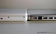 В сравнении с Unibody MacBook (Pro) пластиковый корпус определенно проигрывает в хептике.