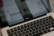 Новый Apple MacBook выполнен из алюминия является достойным преемником 12" Powerbook ....
