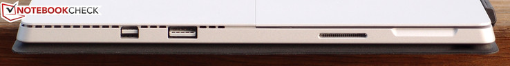 Справа: mini-DisplayPort, USB 3.0, SurfaceConnect/разъем питания, слот microSD (под подставкой)