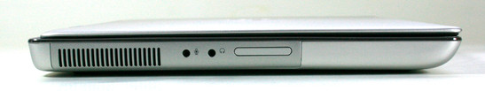 Слева: Аудиоразъемы, считыватель SD карт