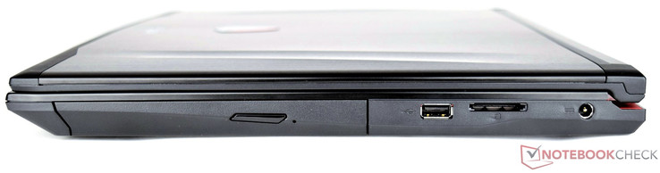Справа: DVD-привод, USB 2.0, кардридер, гнездо зарядного устройства