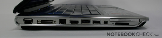 Левая сторона: слот для Express Card 45, Картридер (SD, MS (Pro), MMC, xD), FireWire 400, USB, eSata (с интегрированным USB), HDMI, LAN, Docking Station, VGA