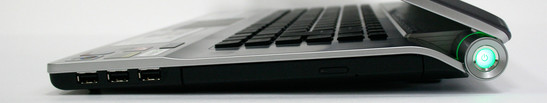 Вид справа: 3x USB 2.0, blu ray привод