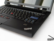 Хотя это имело успех и SL500 сильно напоминает бывшие R-модели IBM, это создает и неудобства.