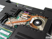 Оснащенный процессором P8400 от Intel и видеокартой Geforce 9300M GS, SL500 может использоваться для не слишком ресурсоемких мультимедийных приложений.