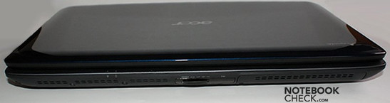 Передняя сторона: мультимедийный картридер, ИК порт