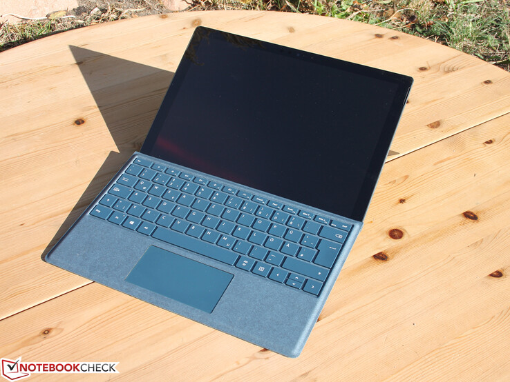 Surface Pro 6 в темной расцветке